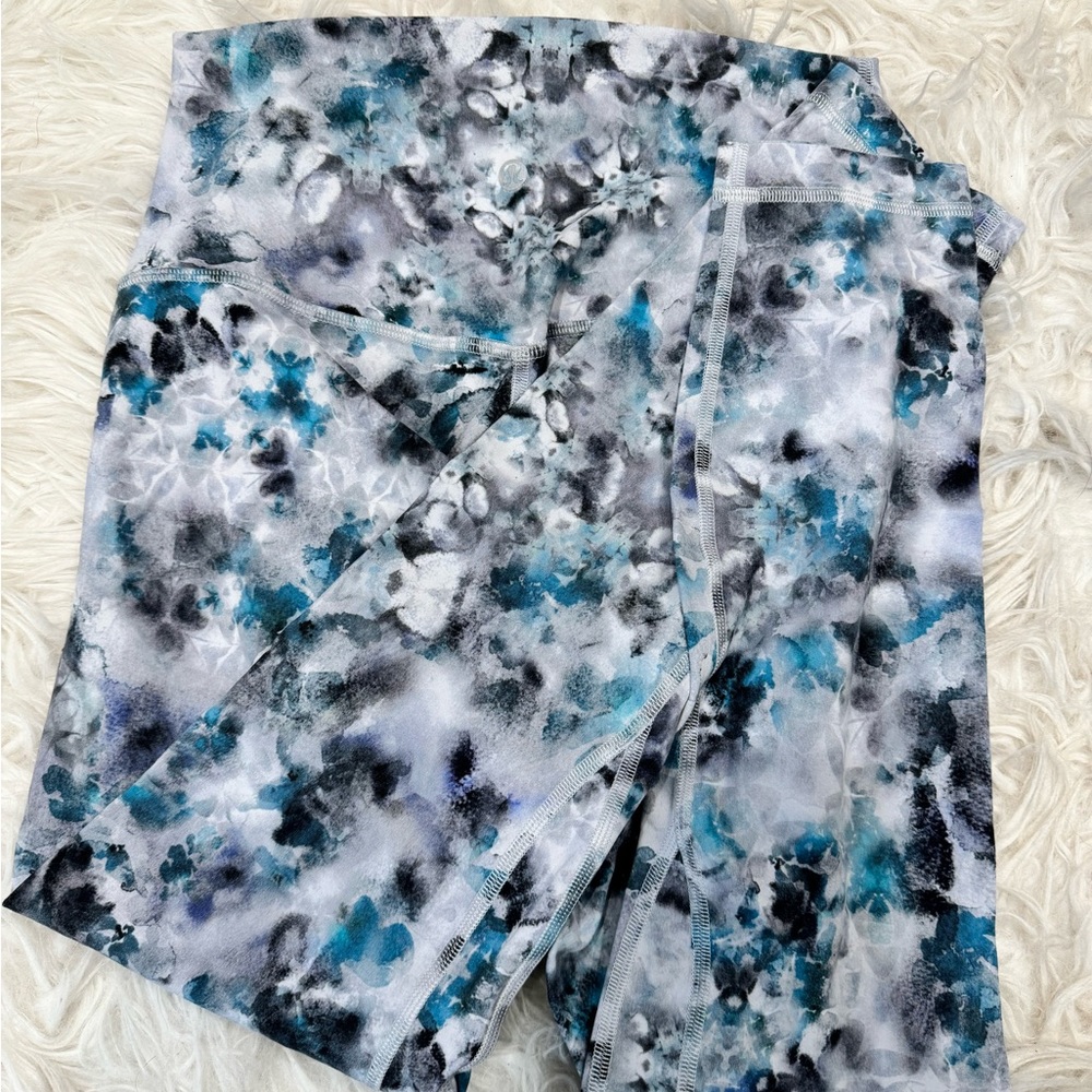 Women’s Lululemon Hr Align Legging Sz 6 28” - image 2